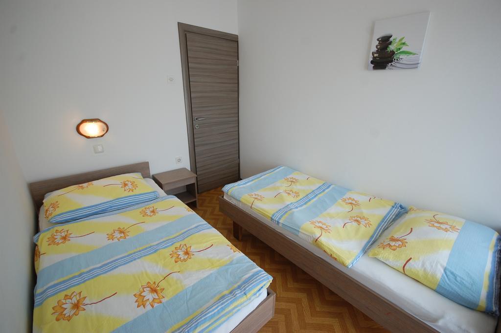Apartments Jakobi By El-Pi Tours Nijvice Zewnętrze zdjęcie